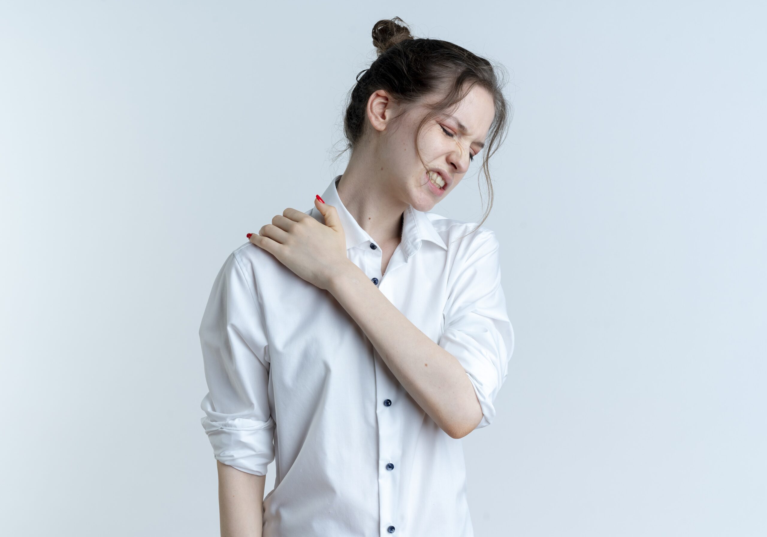 woman shoulder pain